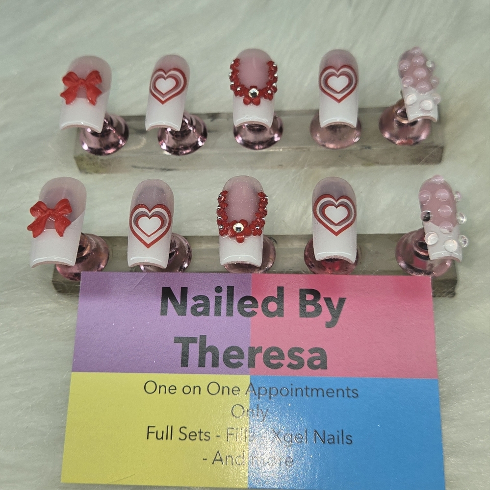 Red and White Heart Nail Set